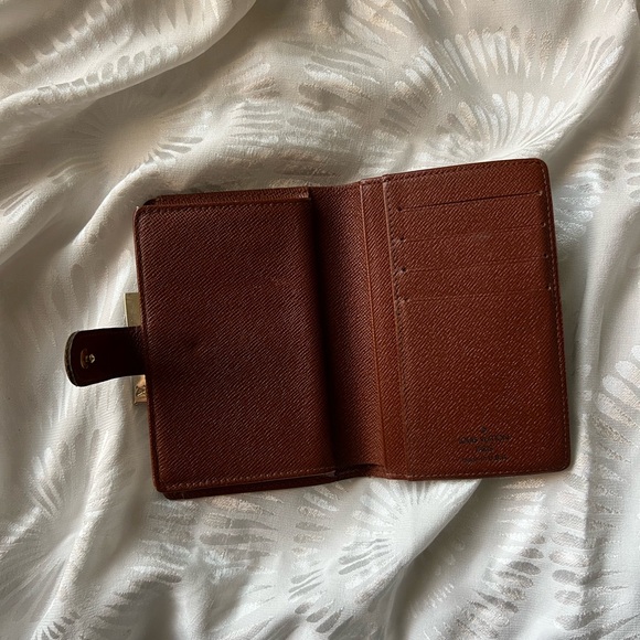Louis Vuitton Wallet - Picture 13 of 16
